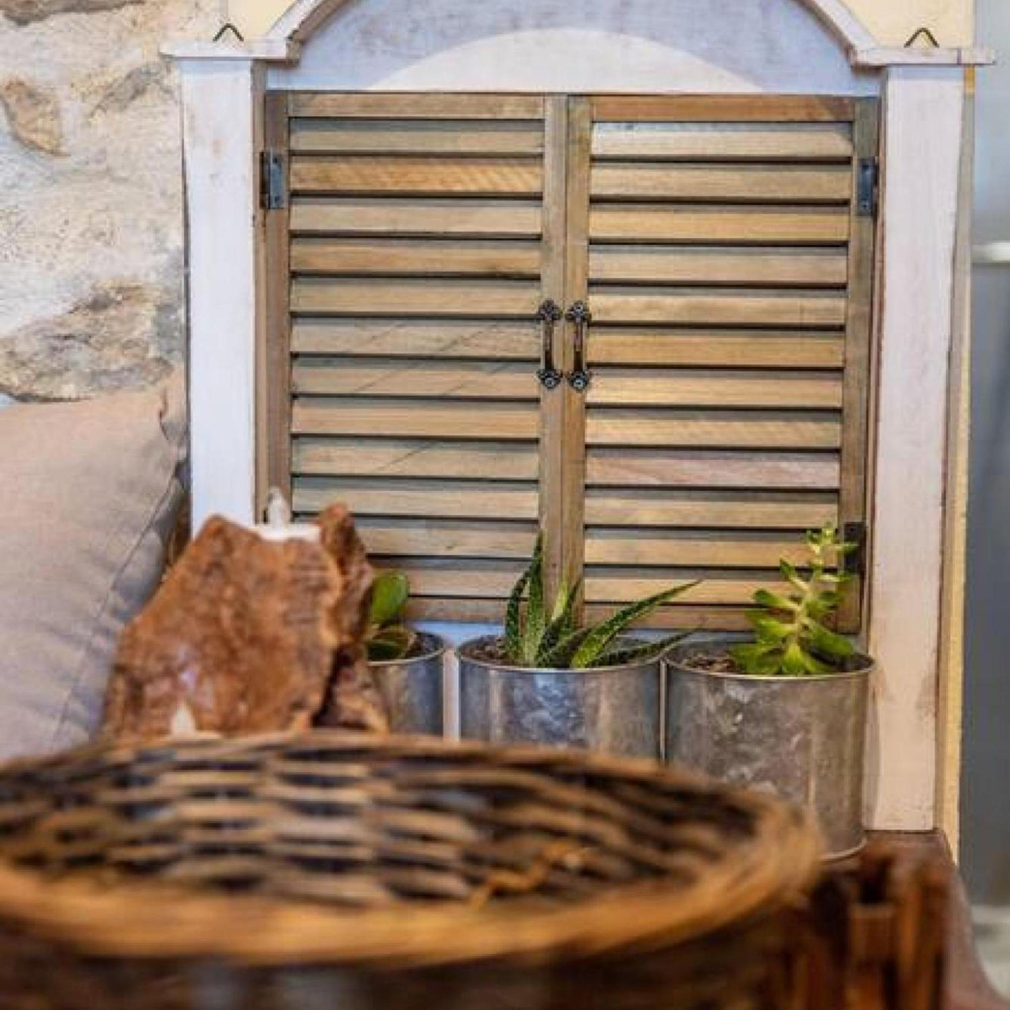 Village Little House At Roustika Luaran gambar