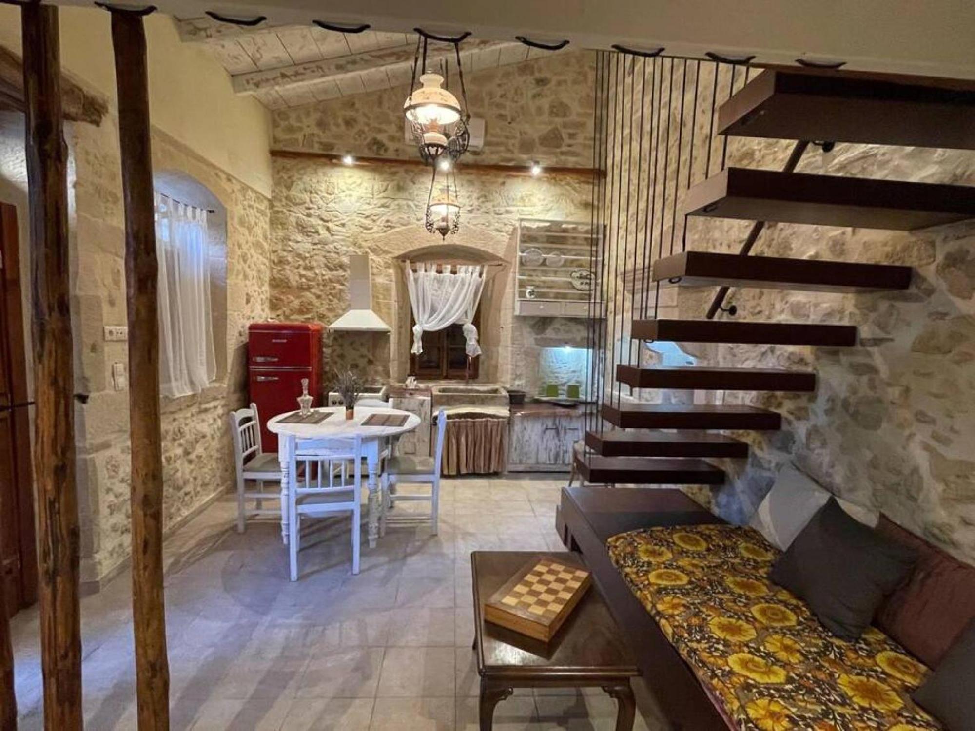 Village Little House At Roustika Luaran gambar